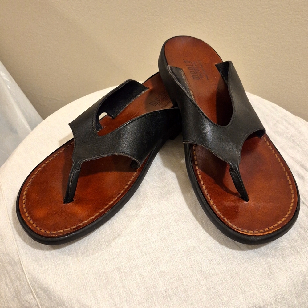 Munro American brown leather sandals size 12